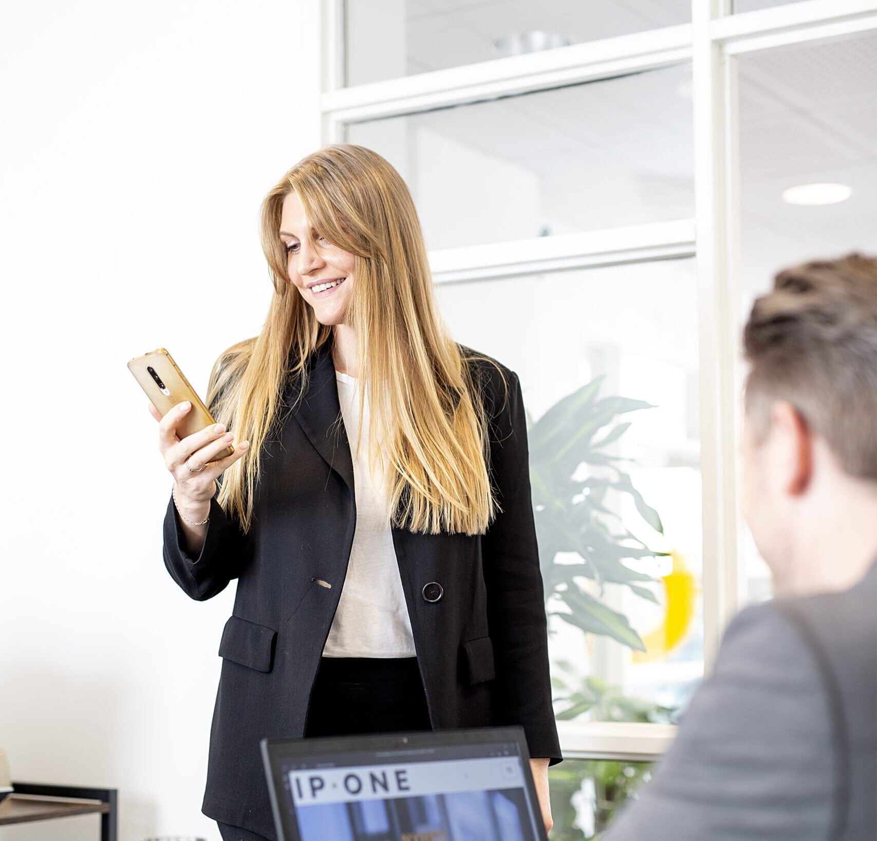 ONE Mobil communicator
